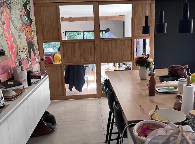 홈스테이 La Croix Perrine *