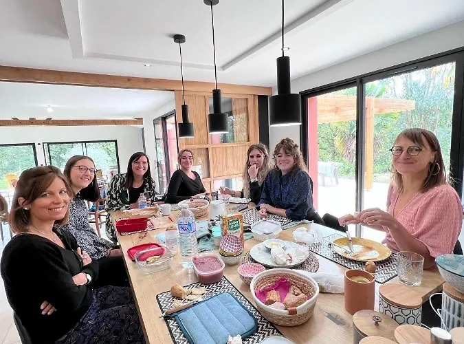 홈스테이 La Croix Perrine